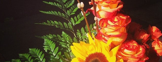 Spellbound Flowers is one of Locais curtidos por Merrick.