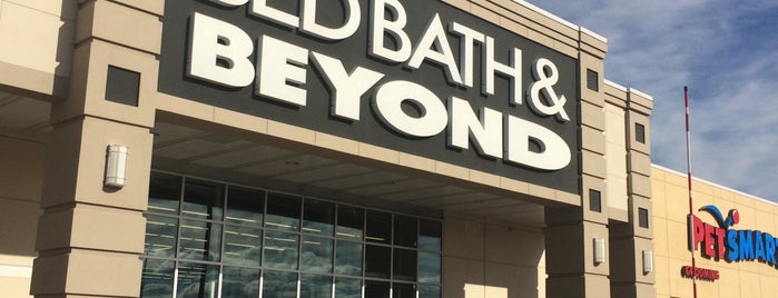 Bed Bath & Beyond is one of Mustafa’s Liked Places.