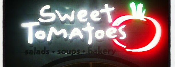 Sweet Tomatoes is one of Lieux qui ont plu à Elephant.