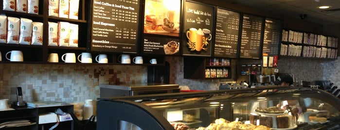 Starbucks is one of Nyさんのお気に入りスポット.