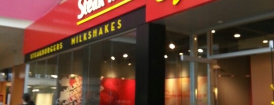 Steak 'n Shake is one of Lugares favoritos de Nelly.