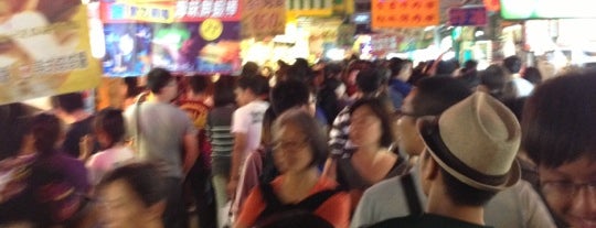 Rueifeng Night Market is one of 高雄必遊景點 Kaohsiung's Best Spots.
