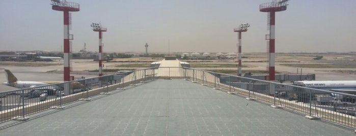 쿠웨이트 국제공항 (KWI) is one of Kuwait.