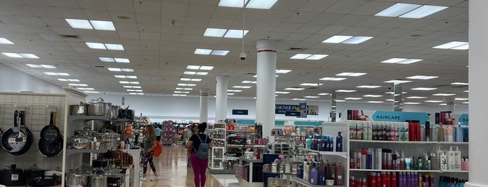Marshalls is one of Miami Hollywood / 24-26 y 31 Dic Jessica (A).