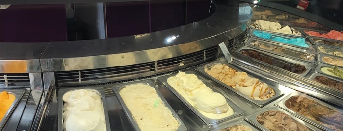 Creams Cafe is one of Ice Cream London.