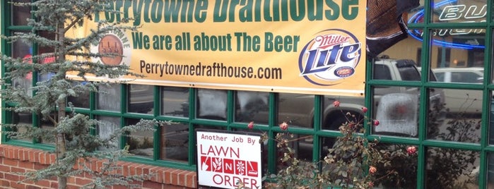 Perrytowne Draft House is one of Locais curtidos por Brian.