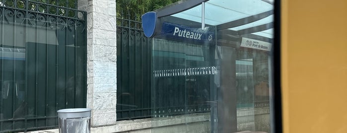 Station Puteaux [T2] is one of Tramway T2.