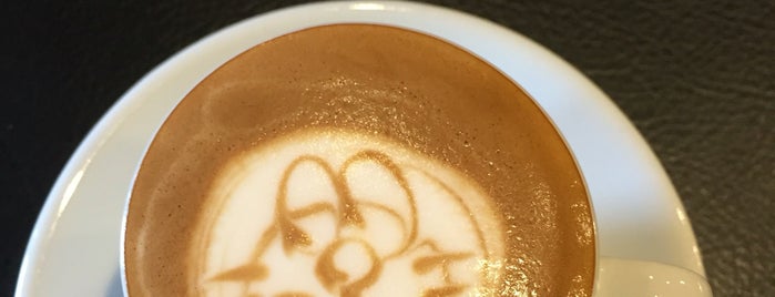 mano cafe is one of Datさんのお気に入りスポット.