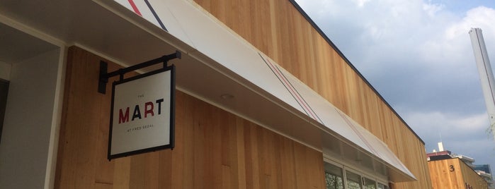 THE MART at Fred Segal is one of Daikanyama.