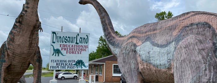 Dinosaur Land is one of สถานที่ที่บันทึกไว้ของ Adam.