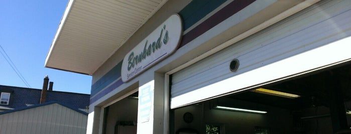 Bernhard's Service Center is one of Tempat yang Disukai Jason.