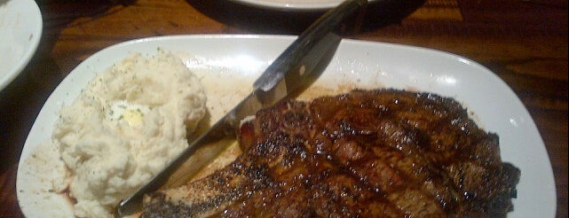 LongHorn Steakhouse is one of Locais curtidos por Jen.