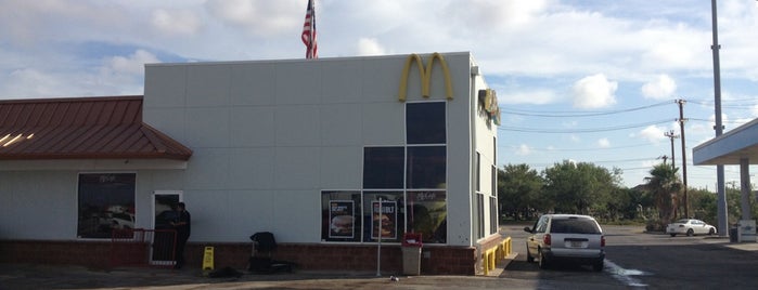 McDonald's is one of Orte, die Bill gefallen.