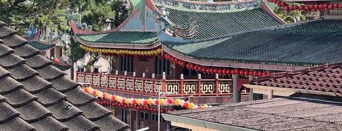 Beow Heong Lim Temple (妙香林寺) is one of penang.