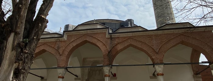 Haseki Sultan Camii is one of üniversite dershane okul.