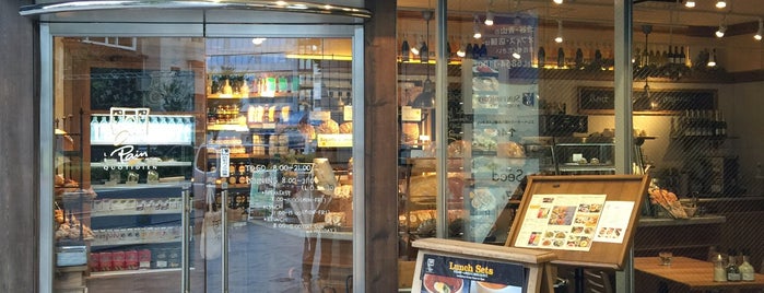 Le Pain Quotidien 表参道店 is one of Shibuya breakfast guide.