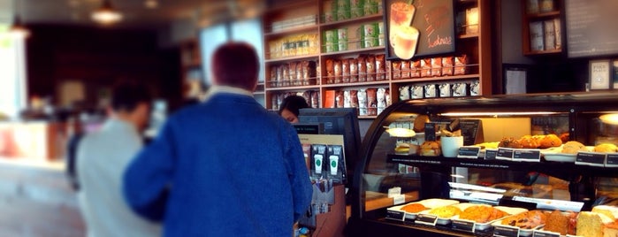 Starbucks is one of Monse'nin Beğendiği Mekanlar.