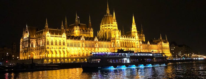 Tuna River Cruise Tour is one of Budapeşt.