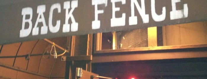 Back Fence Bar is one of marco'nun Kaydettiği Mekanlar.