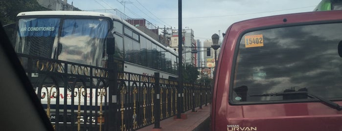 Intersection España Boulevard - Vicente G. Cruz Street is one of Locais curtidos por Jonjon.