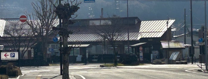 Shinano-Ōmachi Station is one of JR 고신에쓰지방역 (JR 甲信越地方の駅).