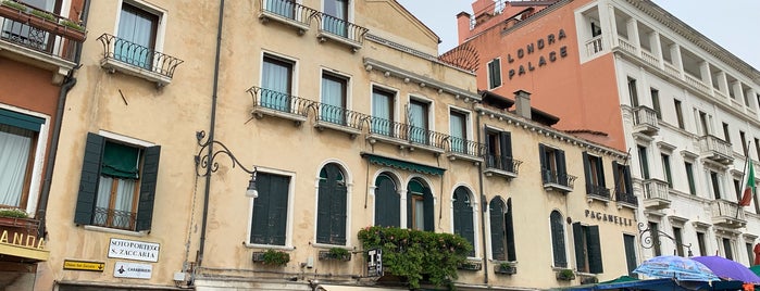 Hotel Paganelli is one of Lugares favoritos de Abraham.