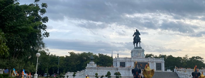 พระบรมราชานุสาวรีย์สมเด็จพระนเรศวรมหาราช is one of Amazing land.