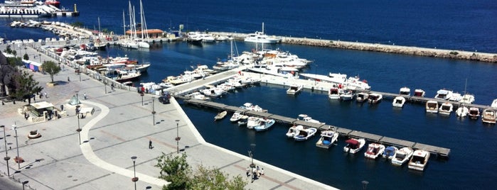 Roof Bar is one of Posti salvati di Murat karacim.