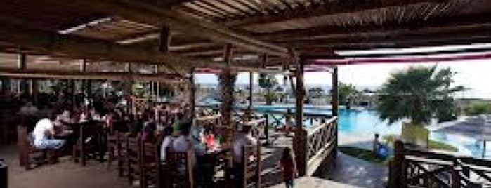 Isla Cortes Club De Playa Puesta De Sol is one of Orte, die Lorena gefallen.