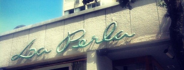 La Perla Restaurant is one of Locais curtidos por David.