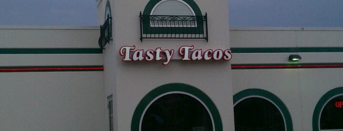 Tasty Tacos is one of Lugares favoritos de Jake.
