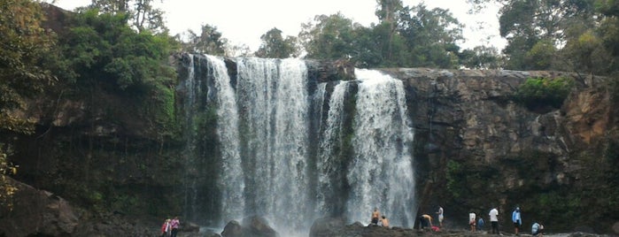 Bousra Waterfall is one of Robert'in Beğendiği Mekanlar.