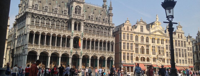 Grand Place / Grote Markt is one of Tempat yang Disukai Jano.