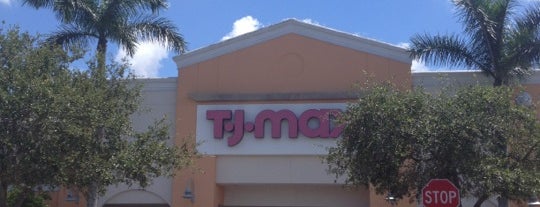 T.J. Maxx is one of Thelocaltripperさんのお気に入りスポット.