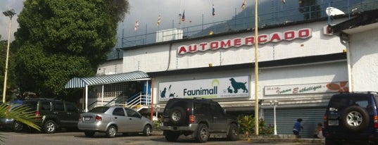 Automercado El Patio is one of Tempat yang Disukai Maru.