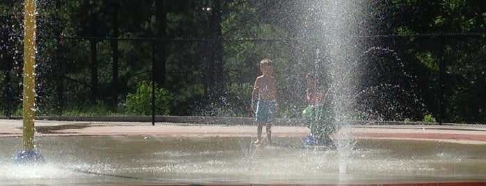 Sprayground At East Roswell Park is one of Tempat yang Disukai Aubrey Ramon.