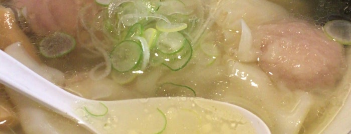 地鶏ラーメン 翔鶴 is one of 食べ物.