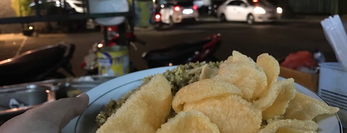 Nasi Goreng Kambing bumbu Kebuli is one of Indonesian Food (<7 Rated).