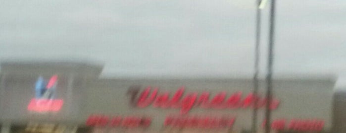 Walgreens is one of Lisa’s Liked Places.