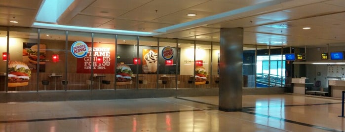 Burger King is one of OrgnlNuttahさんのお気に入りスポット.