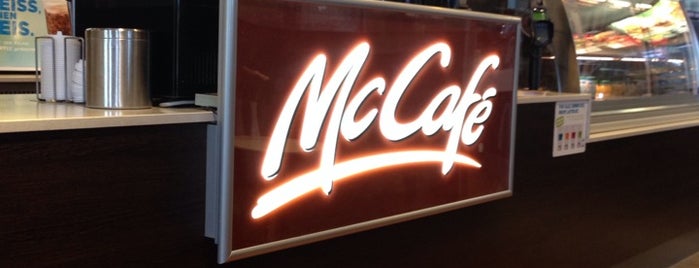 McDonald's is one of Lugares favoritos de Robert.