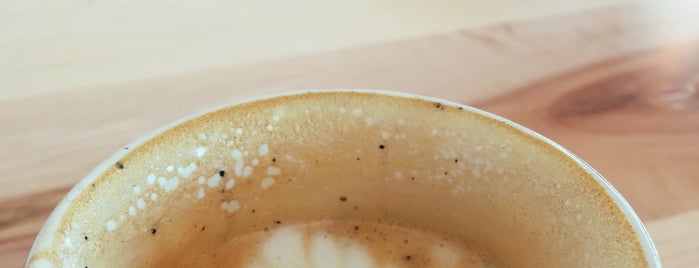 Amethyst Coffee Company is one of Lugares favoritos de Robin.