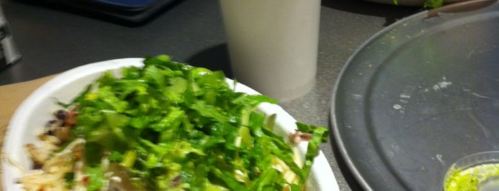 Chipotle Mexican Grill is one of Rebeccaさんのお気に入りスポット.