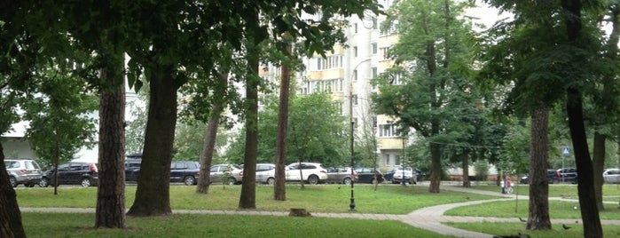 Сквер на Котельникова is one of Lieux qui ont plu à Y.
