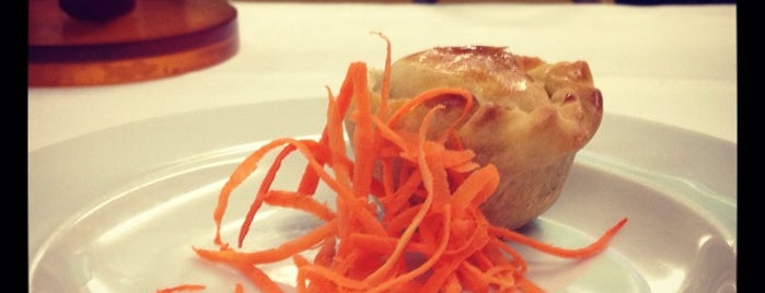 Sabores da Cascata is one of Repastos Lentos.