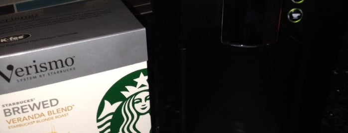 Starbucks is one of Morton'un Beğendiği Mekanlar.