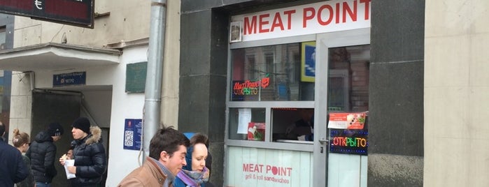 Meat Point Grill & Roll is one of Orte, die Aleksandra gefallen.