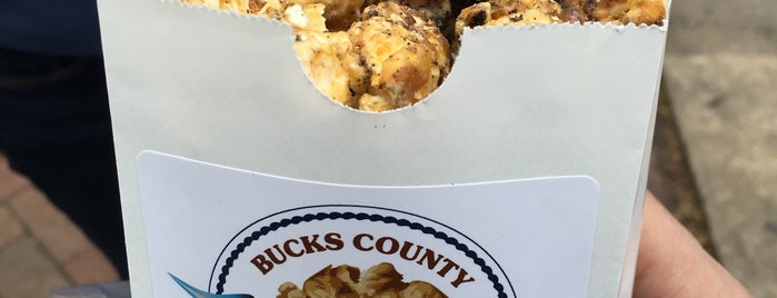 Clusters Bucks County Caramel Corn is one of Orte, die Ronnie gefallen.