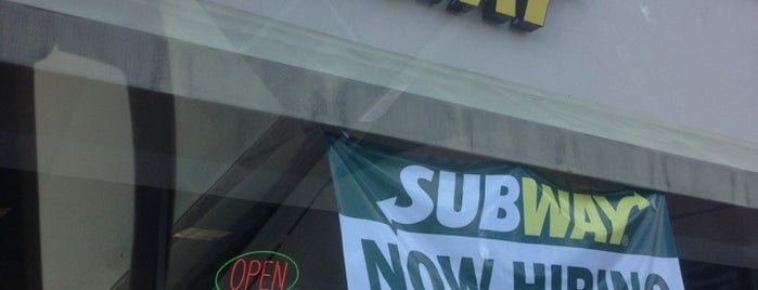 SUBWAY is one of Lieux qui ont plu à Lover.