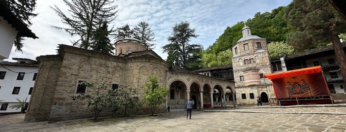 Троянски манастир "Успение Богородично" (Troyan monastery Uspenie Bogorodichno) is one of Museums.